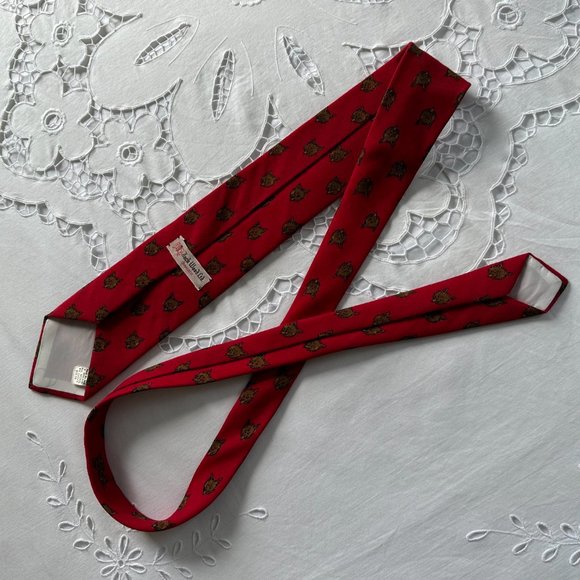 Vintage Jack Wood Ltd. Charlotte Neck Tie Wolf Print Red Wool Blocked in England - Picture 10 of 11